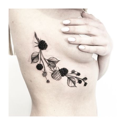 Blackberry Tattoo, Strawberry Tattoo, Fruit Tattoo, Vine Tattoos, Chest Piece Tattoos, Red Ink Tattoos, Botanical Tattoo, 1 Tattoo, Tattoo Feminina