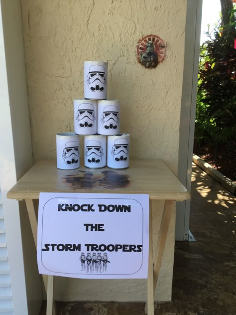 Storm trooper game Star Wars party game. #eventgineering Star Wars Theme Birthday, Star Wars Party Games, Party Games Kids, Star Wars Activities, Star Wars Themed Birthday Party, Ten Pin Bowling, Yoda Party, 4de Verjaardag, Star Wars Baby Shower