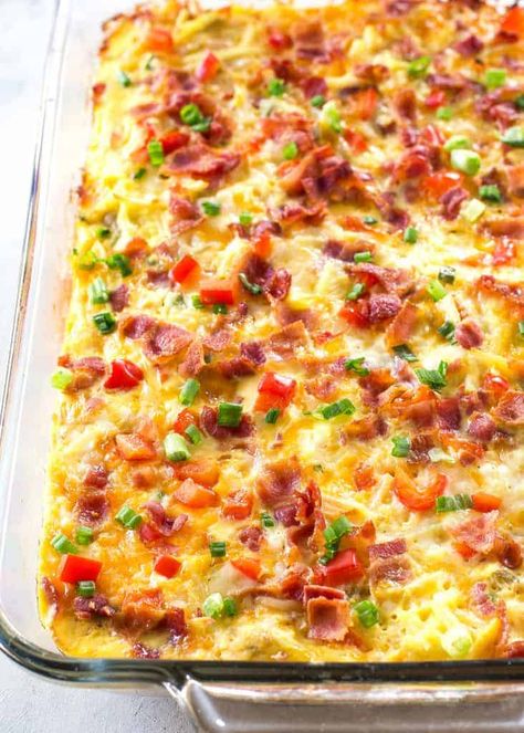 Confetti Bacon Hashbrown Casserole - a great breakfast for entertaining filled with cheesy hash browns, eggs, chiles, green onions, and red bell pepper. the-girl-who-ate-everything.com Cornbread Dishes, Toast Chicken, Mexican Cornbread Casserole Recipe, Mexican Cornbread Casserole, Cornbread Casserole Recipe, Chicken Soups, The Girl Who Ate Everything, Mexican Cornbread, Breakfast Hashbrowns