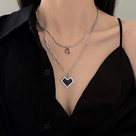 Discover the epitome of sophistication with our collection of beautiful luxury necklace pendants designed exclusively for women. Adorn yourself with t قلادات متدلية, Vintage Chain Necklace, Heart Model, Geometric Pendant Necklace, Trendy Necklace, Trending Necklaces, Heart Shaped Necklace, Party Necklace, Chain Fashion