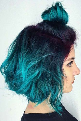 24 Inspiring Teal Hair Ideas To Stand Out In The Crowd | LoveHairStyles Dyed Highlights, Teal Hair Dye, Hair Color 2017, Hair Dye Shades, Short Blue Hair, Dyed Hair Pastel, Blue Ombre Hair, Hair Dyed, Short Ombre Hair