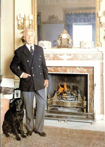 Lord Mountbatten, Handsome Older Men, Classic Menswear, British Monarchy, Money Aesthetic, Old Money Style, English Style, Old Money Aesthetic, British Royals