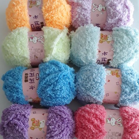 Crochet Fluffy Yarn, Fluffy Yarn, Fancy Hands, Crochet Blanket Designs, Knitting Patterns Toys, Fluffy Blanket, Quick Knits, Tutorial Crochet, Fluffy Blankets