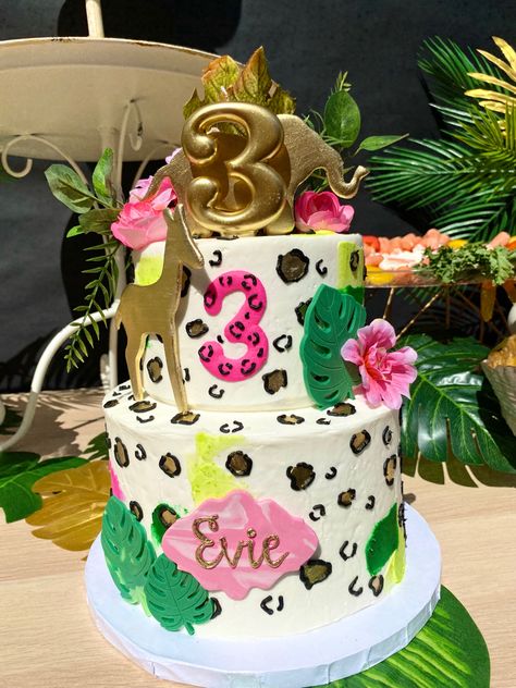 Four Ever Wild Cake, Young Wild And Three Birthday Cake, Young Wild And Three Cake, Wild And Three Birthday Party, Roman Party, Three Birthday Party, Bday Theme Ideas, Four Ever Wild, Safari Baby Shower Cake