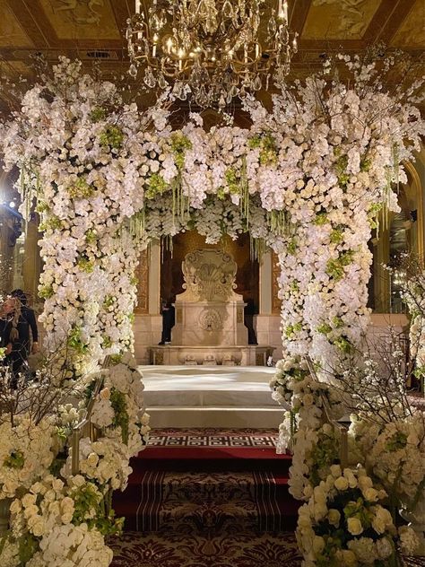 What brings spring to your mind? To me, it is linked to the flowers and flowering branches, and we had them plenty, just look at this gorgeous chuppah. February wedding at The Plaza Hotel NYC - a sumptuous event by David Tutera. I was happy and proud to be a part of the dream team. 🥰 Wedding Huppa Decor, Hanging Flower Chuppah, Wedding Huppa Flowers, Unique Chuppah Ideas, White Flower Chuppah, Huppah Wedding Indoor, Chuppah Indoor, Pink Chuppah, Unique Chuppah