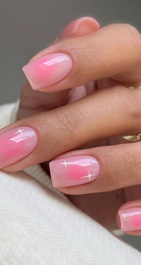 Nail Ideas Oval Shape Short, Airbrush Nail Designs Short, Aura Nail Inspiration, Aura Nails Coffin Shape, Aura Nails With Sparkle, Short Almond Nails Aura, Square Aura Nails Short, Subtle Aura Nails, Aura Nails On Short Nails