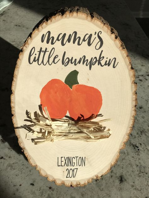 Mama’s Little Bumpkin! Halloween keepsake craft Fall Baby Decorations Diy, Fall Crafts With One Year Old, Fall Baby Diy Crafts, Fall Keepsake Crafts For Babies, Baby Pumpkin Craft Ideas, Baby Halloween Diy Crafts, Babies First Halloween Pumpkin, Baby First Fall Crafts, Newborn Halloween Activities