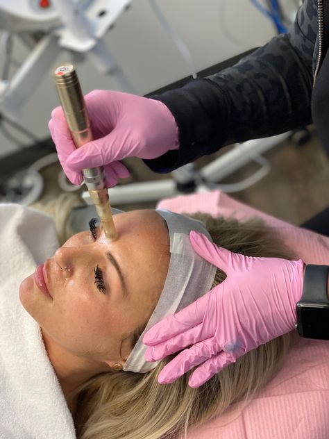 Cosmetic Dermatology Aesthetic, Micronidelling Face, Dermatologist Aesthetic, Facial Before And After, Medical Cosmetic, Facial Pictures, Medical Esthetician, Medical Aesthetician, Bb Glow