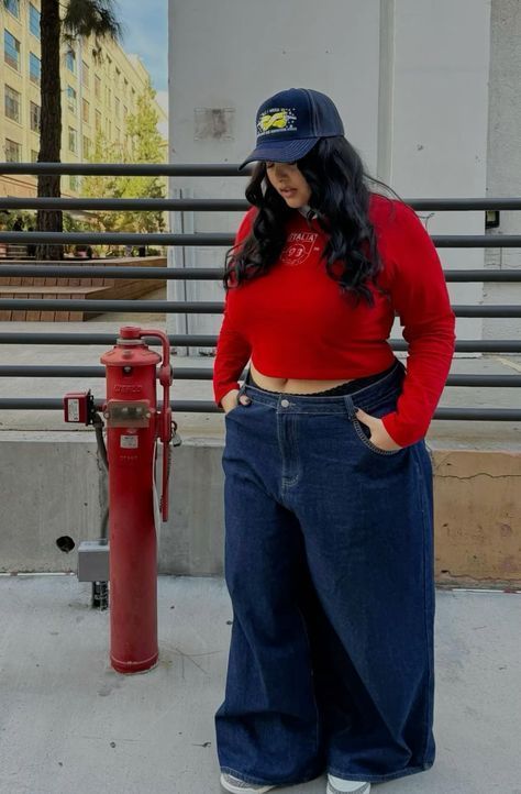 Plus Size Baggy Pants Outfit, Plus Size Y2k Aesthetic, Baggy Outfit Ideas Plus Size, Street Wear For Plus Size Women, Y2k Outfits Plus Size Baddie, Thick Outfits For Women, Plus Size Streetwear Outfits, Streetwear Plus Size Women, Cute Outfits For Chubby Girls