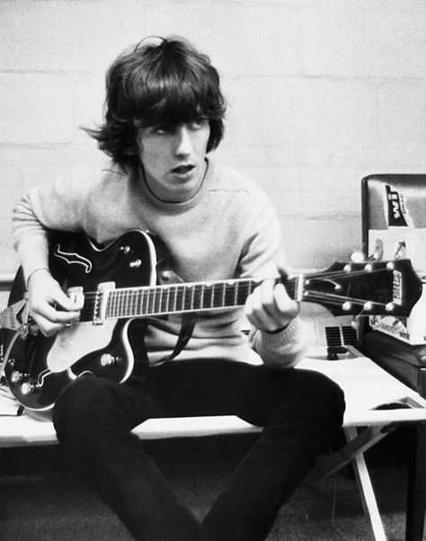 Beatles George Harrison, Beatles George, The Fab Four, Paul George, George Harrison, John Paul, Paul Mccartney, Celeb Crushes, John Lennon