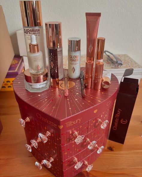 Review photo 2. Beauty Advent, Advent Calenders, Beauty Advent Calendar, Makeup And Skincare, Calendar 2024, Aesthetic Makeup, Charlotte Tilbury, Advent Calendar, Toner