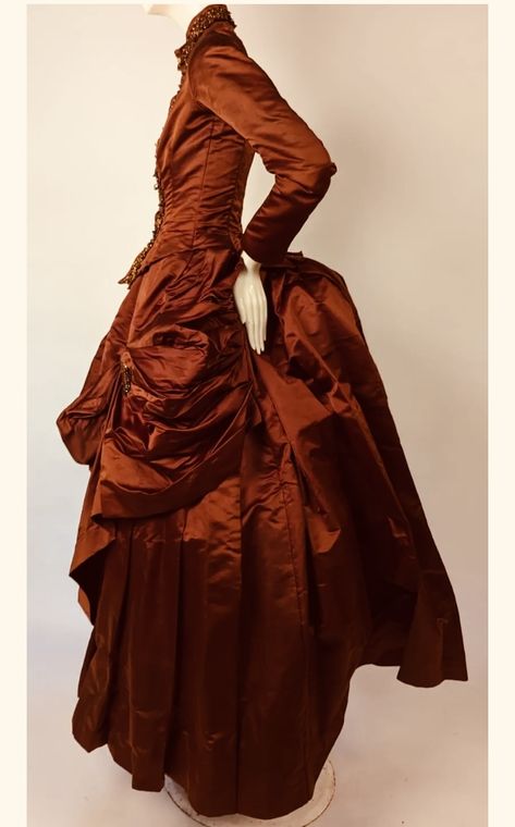 18th Century Evening Gown, 1890 Evening Gown, Bustle Period Fashion, Gothic Gown Victorian Era, Victorian Era Dresses Gowns, Vintage Gowns Victorian, Old Fashioned Ball Gowns, 1880s Day Dress, Art Nouveau Clothing