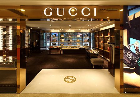 Causeway Bay, Elegant Hotel, Gucci Store, Gucci Shop, Luxe Life, Gianni Versace, Luxury Store, Visual Merchandising, Store Fronts