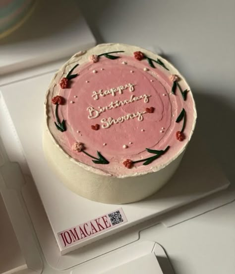 Rose Bento Cake, Cake Ulang Tahun Aesthetic, Pastel Pink Cake Aesthetic, Bento Cake Pink, Cake Inspo Birthday, Kek Birthday, Debut Cake, Girly Birthday Cakes, 14th Birthday Cakes