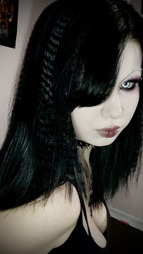 #goth #gothgirl #2000s #2000sfashion #2000sgoth #gothicstyle #gothic 2000s Goth Hair, Mall Goth Hairstyles, Goth Haircut Long, Mall Goth Hair, Alt Hairstyles, 2000s Mall Goth, 2000s Goth, Fun Outfits, Goth Hair