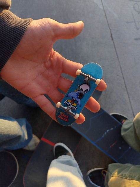 Bmo Skateboard, Skate Wallpaper, Skate Vibe, Street Skateboarding, Skate Vibes, Skateboard Aesthetic, Skater Vibes, Tech Deck, Skate Art