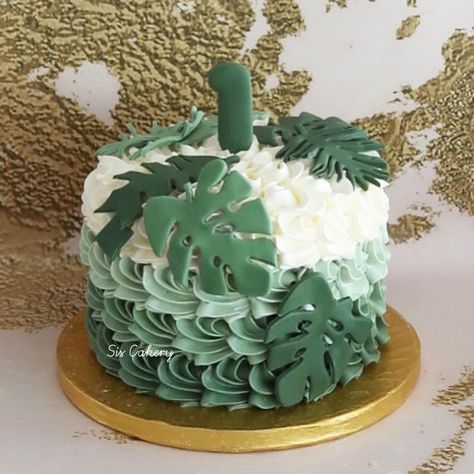 Jungle Themed Smash Cake, Jungle Theme Birthday Party Cakes, Jungle Theme Cake Without Fondant, Jungle Smash Cake, Wild One Smash Cake, Square Birthday Cake, Jungle Cakes, Jungle Theme Cakes, Modern Birthday Cakes