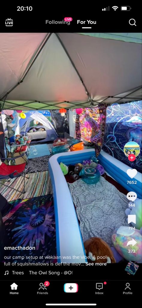 Cute Tents Camping Setup, Camp Set Up Ideas Glamping, Family Camping Tent Set Up, Rave Tent Ideas, Camping Setup Ideas Glamping, Music Festival Campsite, Rave Camping Setup, Lost Lands Camping Set Up, Tent Camping Set Up