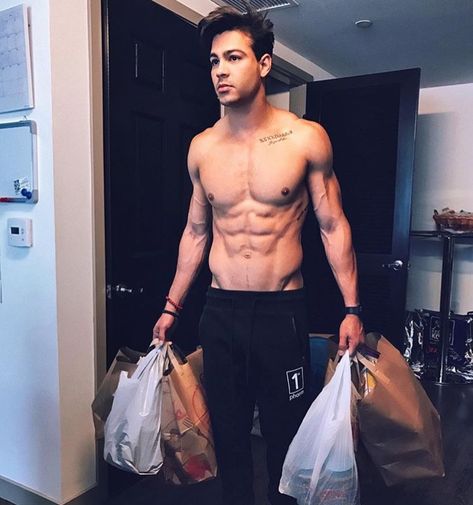 Ray Diaz Goal Bodies, Ray Diaz, Guys In Sweatpants, Emilio And Ivan Martinez, Lele Pons, Michael Jackson Dangerous, Parenting Goals, Portrait Photography Men, Hot Abs