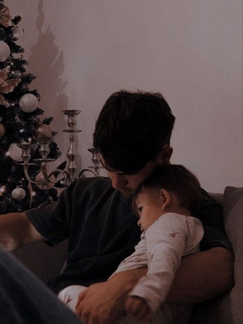 Dad Aesthetic, Father And Baby, Pablo Gavi, Fotografi Digital, Dream Boyfriend, Dream Family, Foto Baby, Dad Baby, Future Mom