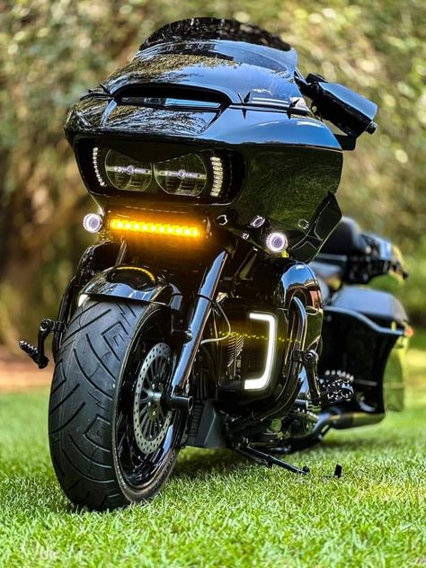 Harley Davidson Models, Road King Harley Davidson, Harley Electra Glide, Harley Fatboy, Harley Davidson Cvo, Road Glide Custom, Touring Motorcycles, Harley Davidson Model, Harley Davidson Road Glide