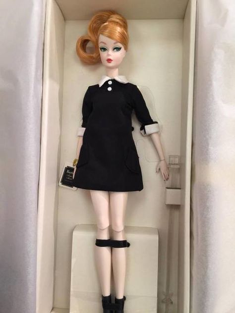 Barbie Collector Dolls, Barbie Silkstone, Vintage Barbie Clothes, Classic Black Dress, Dress Sets, Silkstone Barbie, Im A Barbie Girl, Barbie Vintage, Beautiful Barbie Dolls