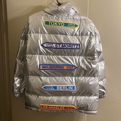 MONCLER COAT SILVER Moncler Coat, Melbourne, Jewelry Watches, Plus Fashion, Silver, Outfit Inspo, Jeans Shoes, Closet, Styling Tips