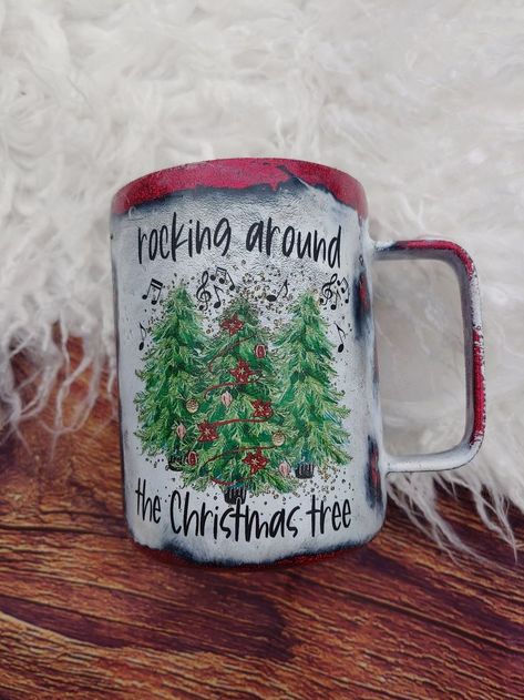 Glitter Tumblers, Painted Cups, Custom Tumbler Cups, Cup Ideas, Tumbler Cups Diy, Tumbler Ideas, Christmas Tumblers, Cute Cups, Custom Tumbler