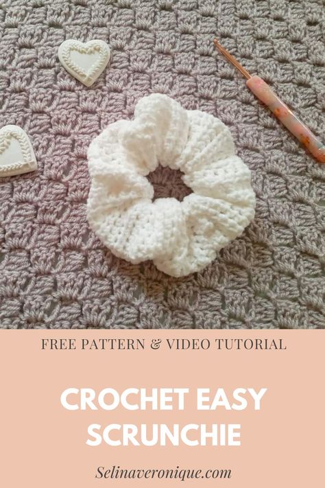 Scrunchie Pattern, Crochet Project Free, Quick Crochet Projects, Crochet Geek, Crochet Easy, Crochet Hair Accessories, Easy Crochet Projects, Crochet Design Pattern, Beginner Crochet Projects