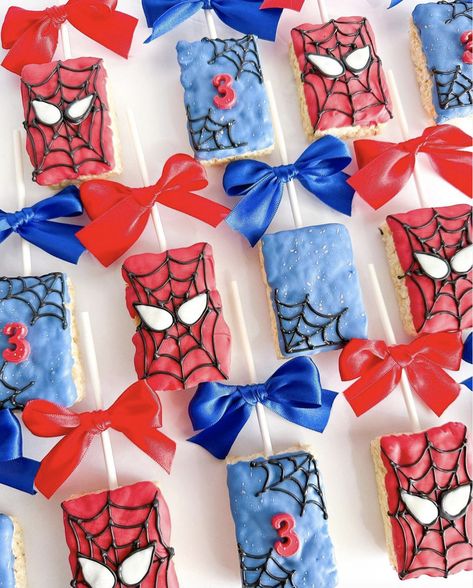 Spider Man Treat Table Ideas, Amazing Spider Man Birthday, Spider Man Party Treats, Spiderman Birthday Treats, Spiderman Dessert Ideas, Spider Man Treat Table, Spider Man Birthday Treats, Spider Man Party Favor Ideas, Spider Man 4th Birthday Party Ideas