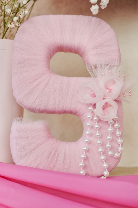 Tutu Baby Shower: Tulle Letter Nursery Decor Gift A blue 1 would work for her birthday :) فن النسيج, Blankets Diy, Tutu Baby Shower, Letter Nursery Decor, Painting Pumpkin, Halloween Creative, Painting Pumpkins, Box Stitch, Reindeer Craft