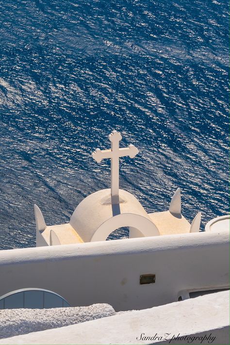 G r e e c e Greek Church, Church Aesthetic, Santorini Island, Christian Pictures, Greek Orthodox, Jesus Pictures, Jolie Photo, Historical Architecture, Greece Travel