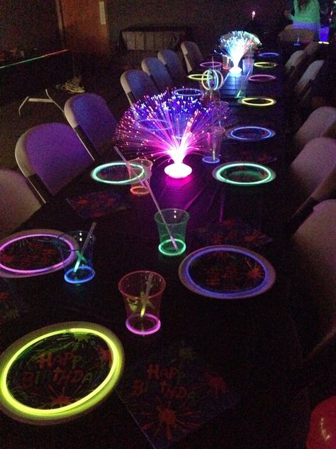 Glow in the dark birthday party table setting Glow In The Dark Table Decorations, Neon Party Table Decorations, Birthday Party Table Setting, Dark Birthday Party, Glow In The Dark Birthday, Birthday Bingo, Dark Birthday, Glow Table, Neon Birthday Party