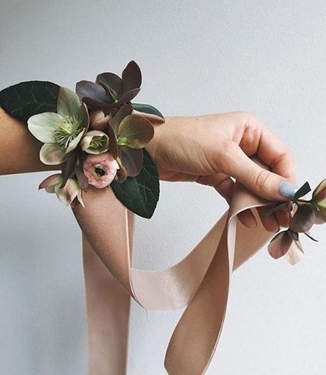 Wedding Australia, Wedding Flower Trends, Corsage And Boutonniere, Corsage Prom, Prom Flowers, Flower Corsage, Corsage Wedding, Wrist Corsage, Bridesmaid Flowers