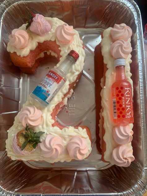 Cake With Mini Liquor Bottles, Liquor Cake, Strawberry And Cream, Mini Liquor Bottles, 21st Birthday Cake, Liquor Bottle, Winter Pictures, Liquor Bottles, Strawberries And Cream