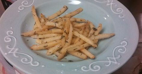 For those of you who haven't had smash fries, from Smash Burger, you are missing out on something delightful. Those shoe string fries, drizz... Smash Fries Recipe, Shoe String Fries, Copy Cat Recipe, Seasoned Fries, Burger Fries, Bruschetta Ingredients, Top Chicken Recipes, Rosemary Garlic, Fries Recipe