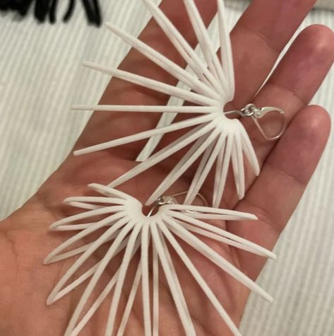 3D Printed Earrings, Cute Leafy Earrings are made with a 3D printer and designed and assembled by myself. 3d Printed Wedding Ideas, 3d Printer Earrings, 3d Printing Earrings, 3d Printed Accessories, 3d Printer Jewelry, 3d Earrings, 3d Printed Earrings, Printed Earrings, 3d Printing Diy