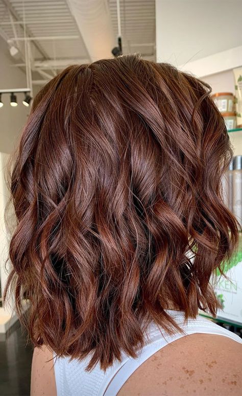 Short Flippy Hairstyles, Flippy Hairstyles, Hair Color Auburn Brown, Auburn Bob, Hair Colour Trends, Beach Hairstyles For Short Hair, 2024 Hair Color, Auburn Color, Auburn Brown