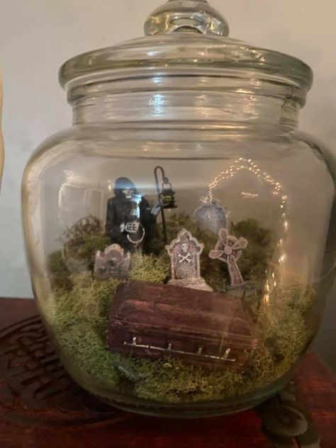 Spooky terrarium made with Halloween village miniatures Spooky Terrarium Ideas, Spooky Terrarium, Halloween Terrarium, Terrarium Ideas, Halloween Village, Fairy Gardens, Halloween Diy, Cemetery, Fairy Garden