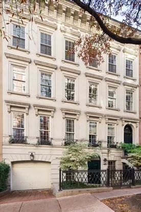 New York House Manhattan, Townhouse Mansion, Manhattan Townhouse, New York Mansion, New York Townhouse, Mike Nichols, Eaton Square, Paneled Library, Compact House