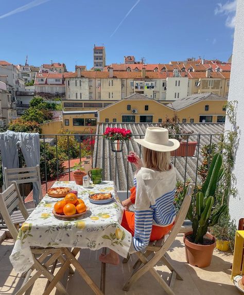 European Life, Goals 2024, Cooking Lunch, Balcony Doors, Our Future, Lisbon, Balcony, Barcelona, The Sun