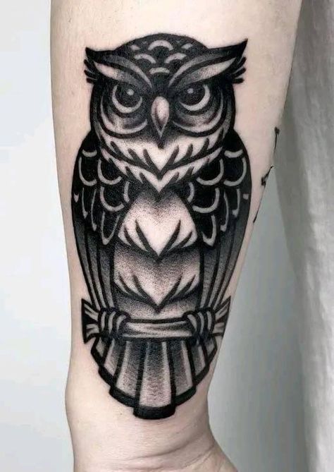 Traditional Tattoo Meanings, Traditional Tattoo Black And Grey, Traditional Owl Tattoos, Traditional Tattoo Outline, Tatuaje Cover Up, Owl Tattoo Drawings, Traditional Black Tattoo, Traditional Tattoo Inspiration, Traditional Style Tattoo