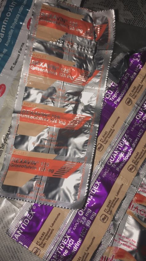 Obat Obat Penenang Tablet, Obat Maag Aesthetic, Ubat Ubatan Pil, Obat Aestethic, Pap Obat Maag, Stomach Medicine, Funny Instagram Captions, Hospital Photography, Hospital Pictures