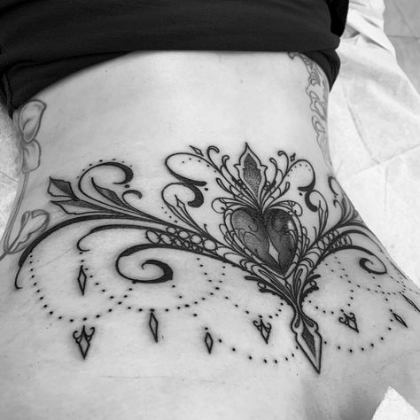 Back Waist Tattoo, Womens Lower Back Tattoos, Unique Back Tattoos, Women's Back Tattoos, Back Tattoo Designs, Lower Back Tattoo Designs, Lower Back Tattoo, Face Tattoos For Women, Tattoos To Cover Scars