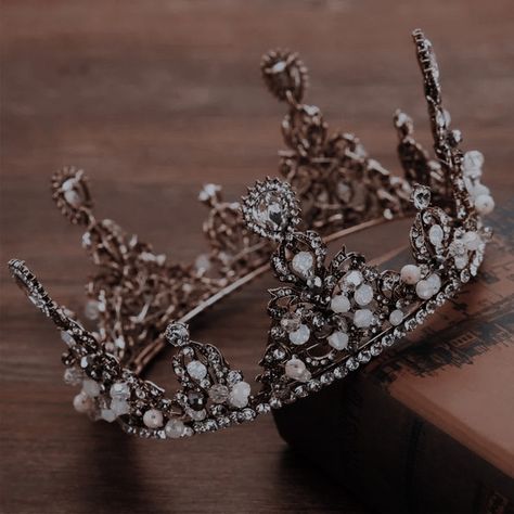 Victoria + Core, Royalty Core, Aesthetic Dump, Crown Aesthetic, Ball Aesthetic, Diy Crafts For Girls, Royalty Aesthetic, Royal Aesthetic, Beautiful Tiaras