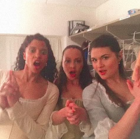 Hamilton Backstage, Locker Pictures, Philipa Soo, Renee Elise Goldsberry, Hamilton Schuyler Sisters, Hamilton Fan Art, Jazzy Jones, Philippa Soo, Hamilton Pictures