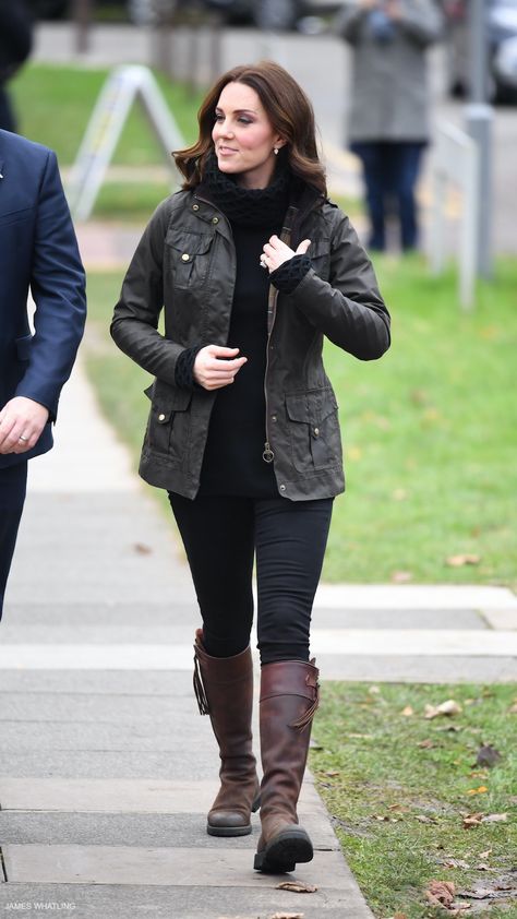 Kate Middleton's Penelope Chilvers long tassel boots Ducesa Kate, Kate Middleton Stil, Countryside Fashion, Kate Middleton Style Outfits, Tassel Boots, Herzogin Von Cambridge, Penelope Chilvers, Middleton Style, Princess Kate Middleton