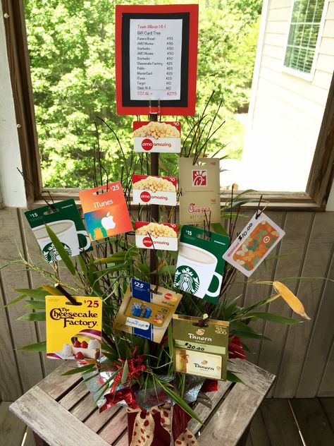 Gift card tree auction basket Restaurant Gift Card Basket Ideas, Gift Card Bouquet For Men, Gift Card Tree, Diy Christmas Baskets, Gift Card Basket, Card Bouquet, Gift Card Bouquet, Gift Card Displays, Gift Card Presentation