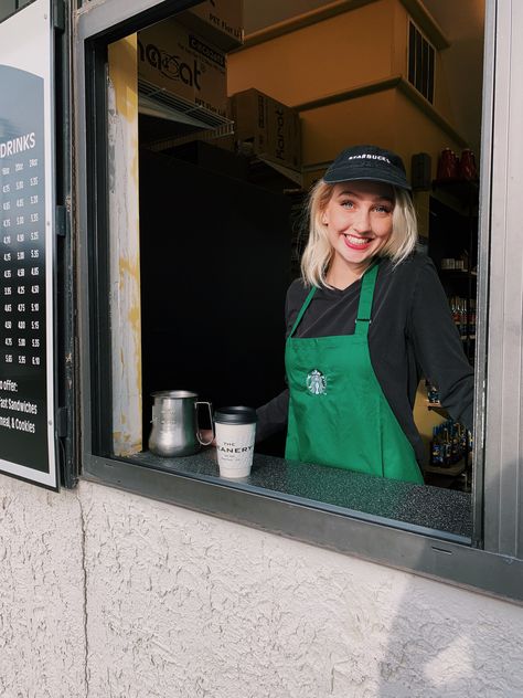 Starbucks Uniform Ideas, Starbucks Clothes, Starbucks Barista Costume, Barista Starbucks, Starbucks Employee, Starbucks Employee Outfit Ideas, Starbucks Worker, Starbucks Job Aesthetic, Starbucks Employee Outfit