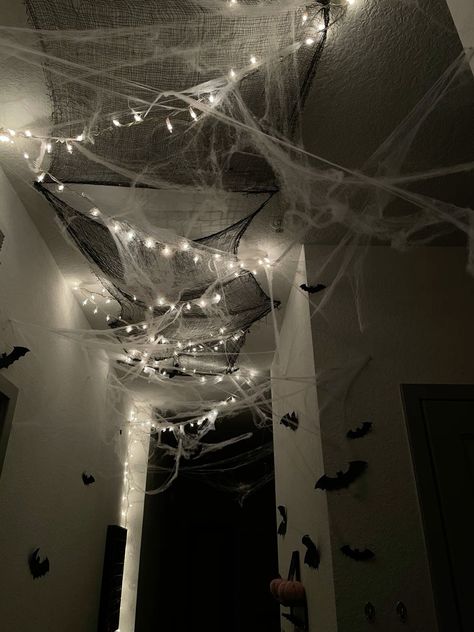 Decorating Ideas For The Home Halloween, Halloween Decorated Hallway, Hallway Decorating Halloween, Doorway Halloween Decorations, Halloween Decor Hallway, Cheap Halloween Party Decorations Indoor, Ceiling Halloween Decorations, Halloween Decorations Hallway, Halloween Decorations Indoor Ceiling